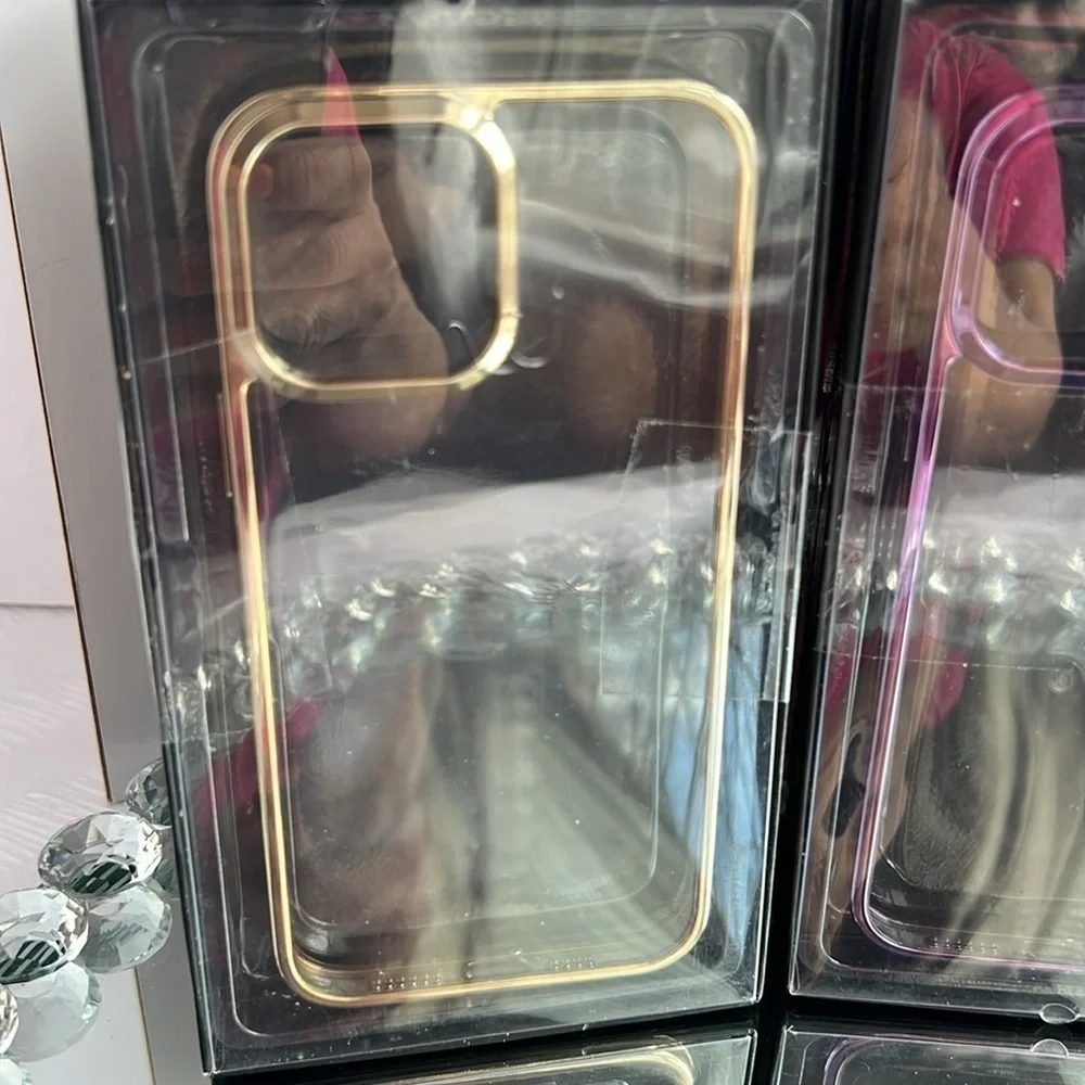 Ultra Hybrid Designed for iPhone 14 ProMax it charge without take the case